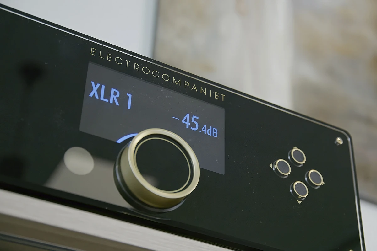 Referenční předzesilovač Electrocompaniet EC 5