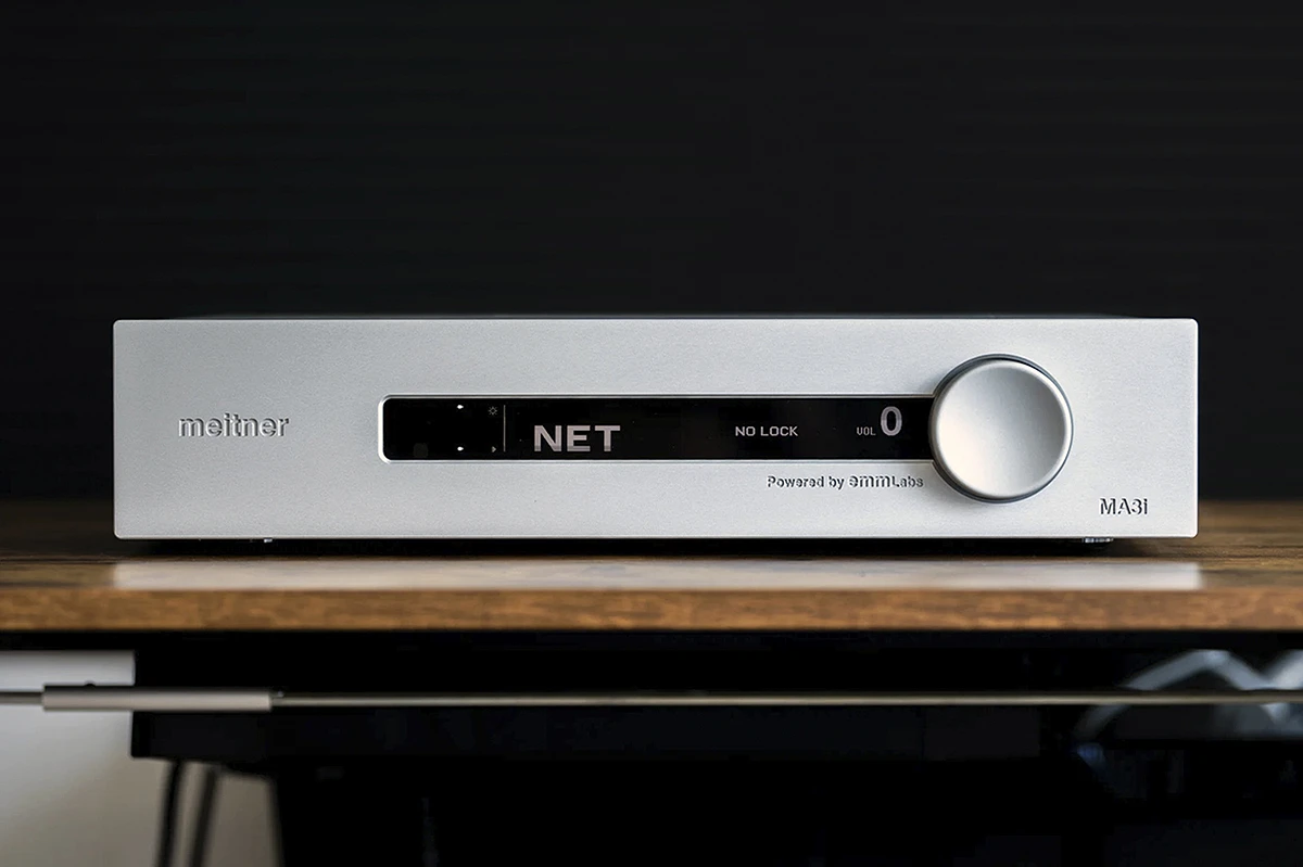 Integrovaný D/A převodník Meitner MA3i ve Stereophile